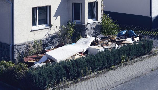 Yard Junk Removal in Ballwin